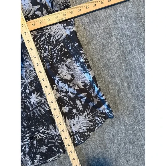 Lululemon Mens Short Sleeve Button‎ Down Shirt Black White Tropical Fern Print L - Picture 5 of 5